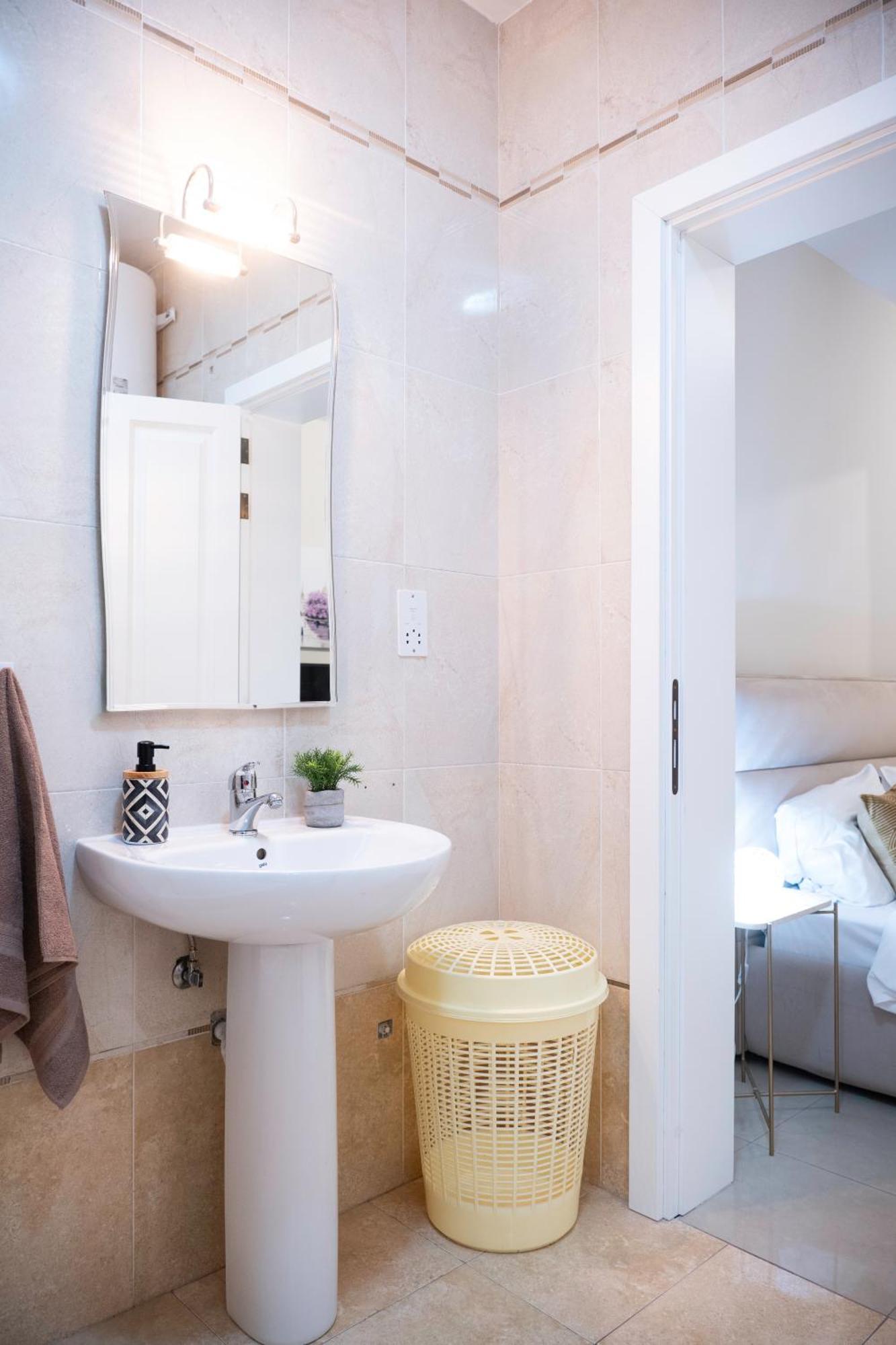 Golden Harbour - 2 Bedrooms, 2 Bathrooms Gżira Kültér fotó