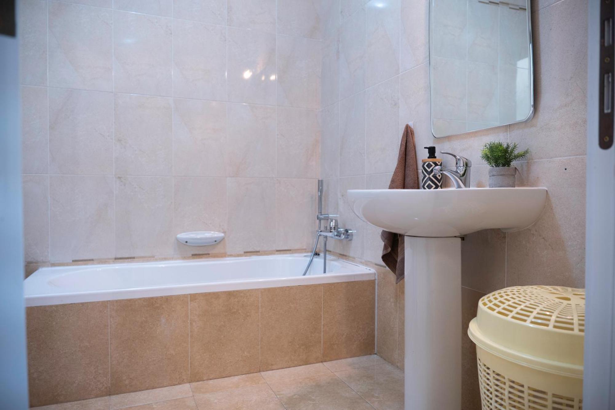 Golden Harbour - 2 Bedrooms, 2 Bathrooms Gżira Kültér fotó