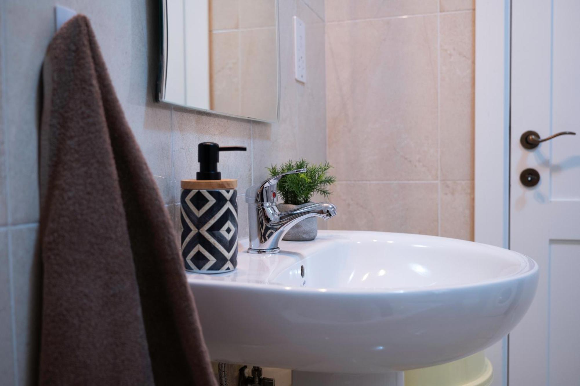 Golden Harbour - 2 Bedrooms, 2 Bathrooms Gżira Kültér fotó