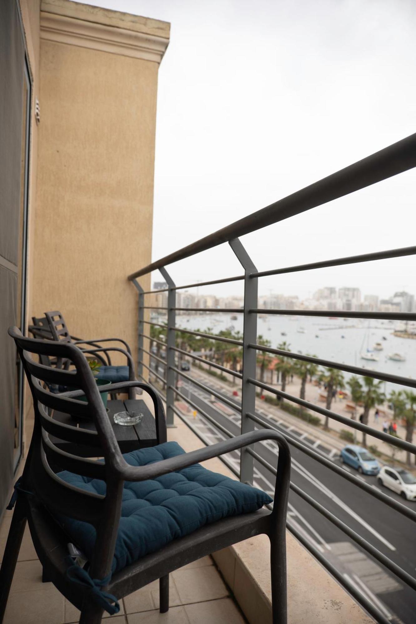 Golden Harbour - 2 Bedrooms, 2 Bathrooms Gżira Kültér fotó