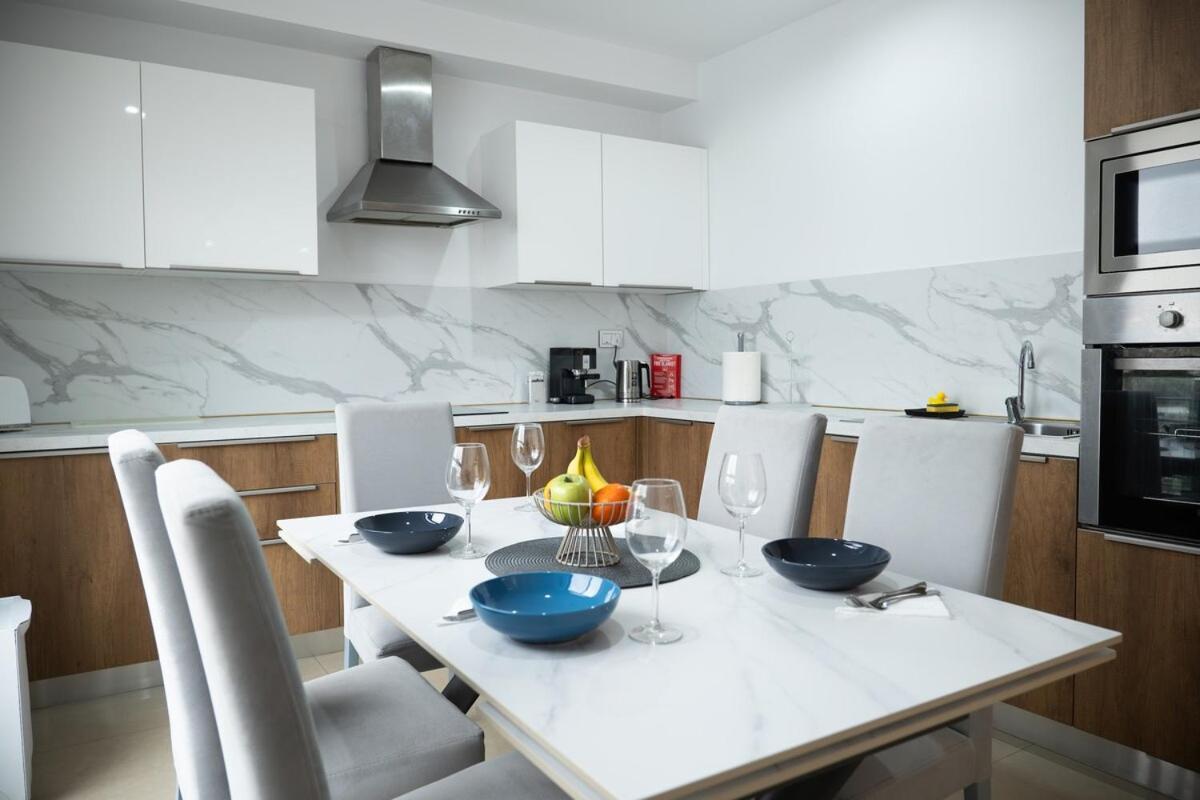 Golden Harbour - 2 Bedrooms, 2 Bathrooms Gżira Kültér fotó