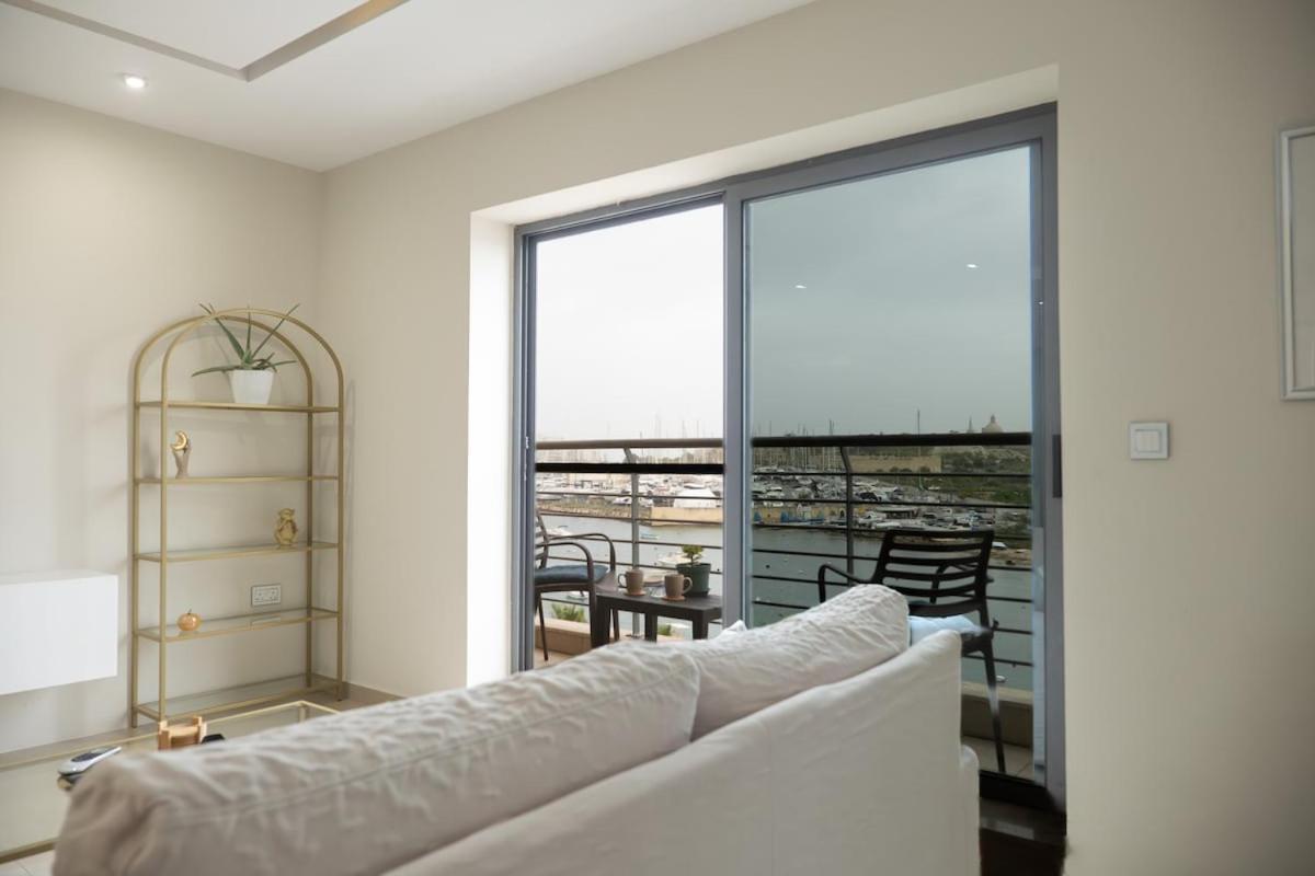 Golden Harbour - 2 Bedrooms, 2 Bathrooms Gżira Kültér fotó