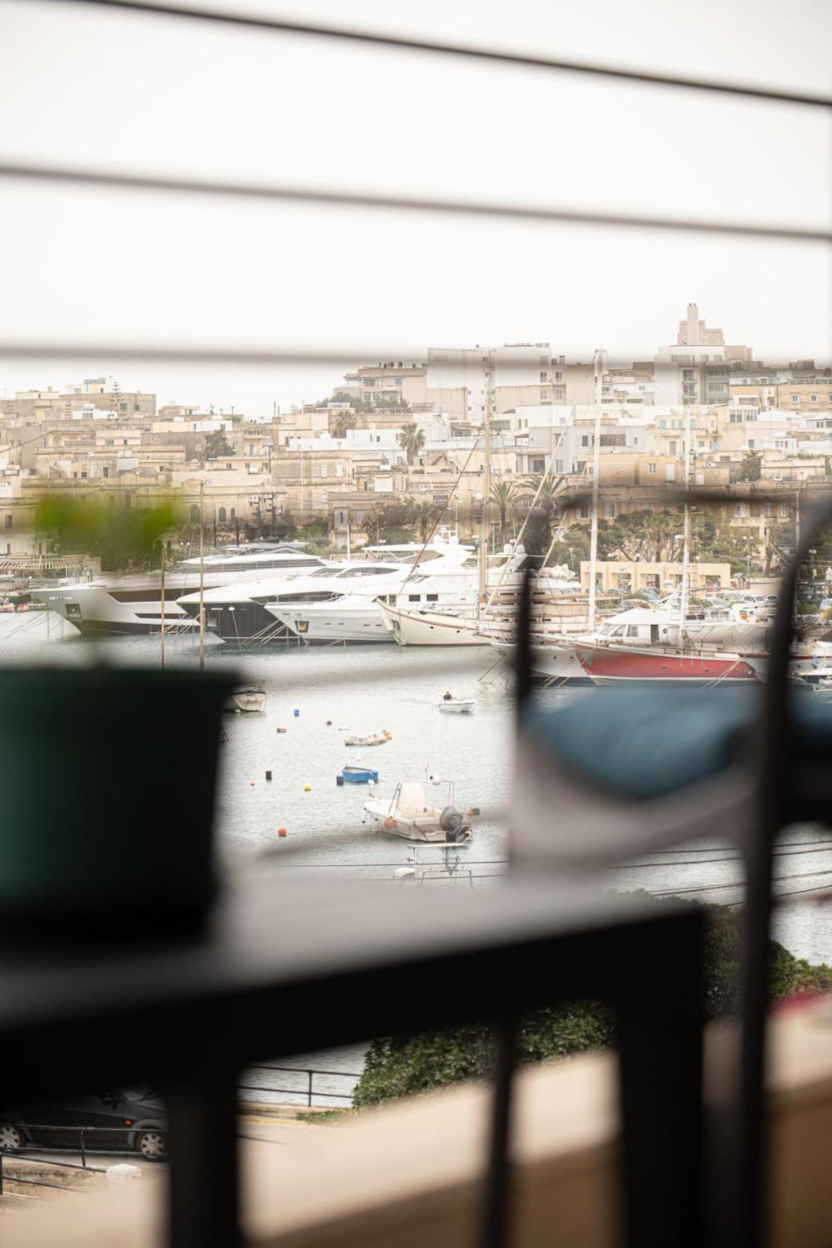 Golden Harbour - 2 Bedrooms, 2 Bathrooms Gżira Kültér fotó